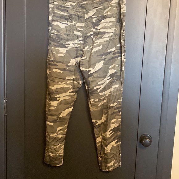 Dex Lightweight Camo Pants - Picture 2 of 5